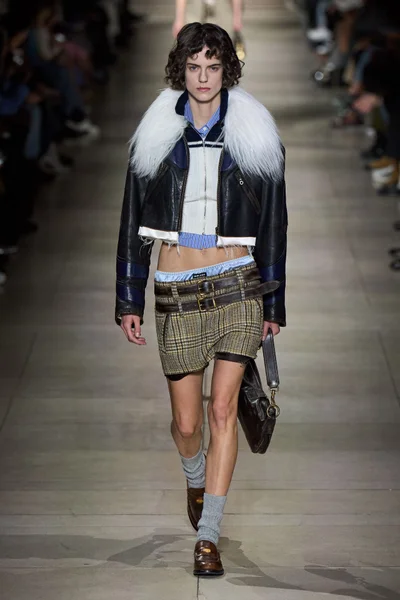 Look 27